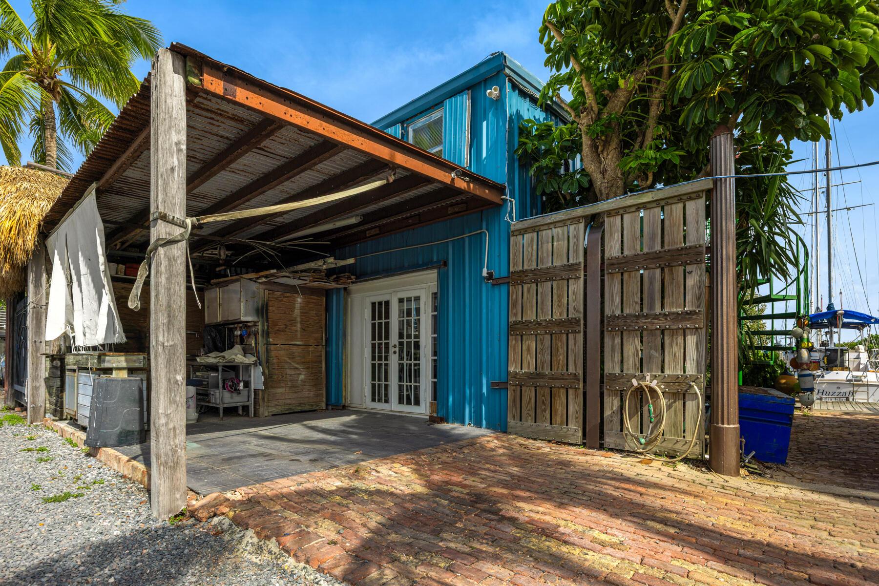 Image 2: 6810 Front St_1oakstudios_01