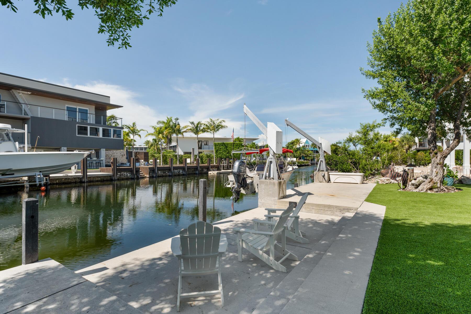 Image 4: 185 Ojibway Ave_1oakstudios_43