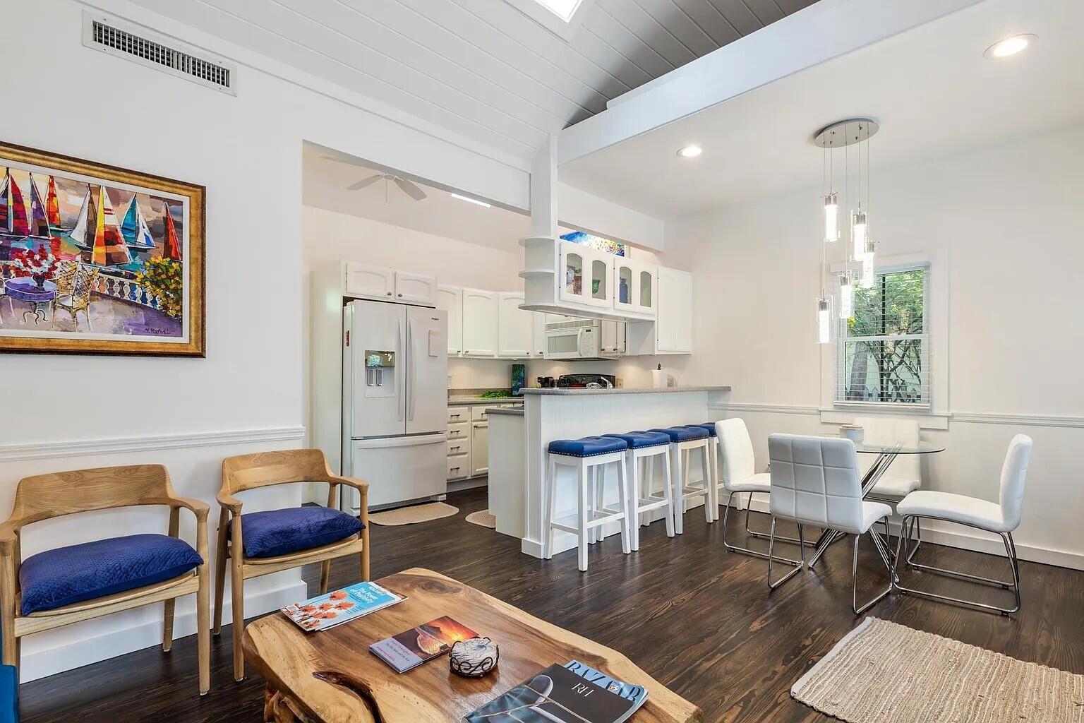 Image 2: Kitchen Living Area