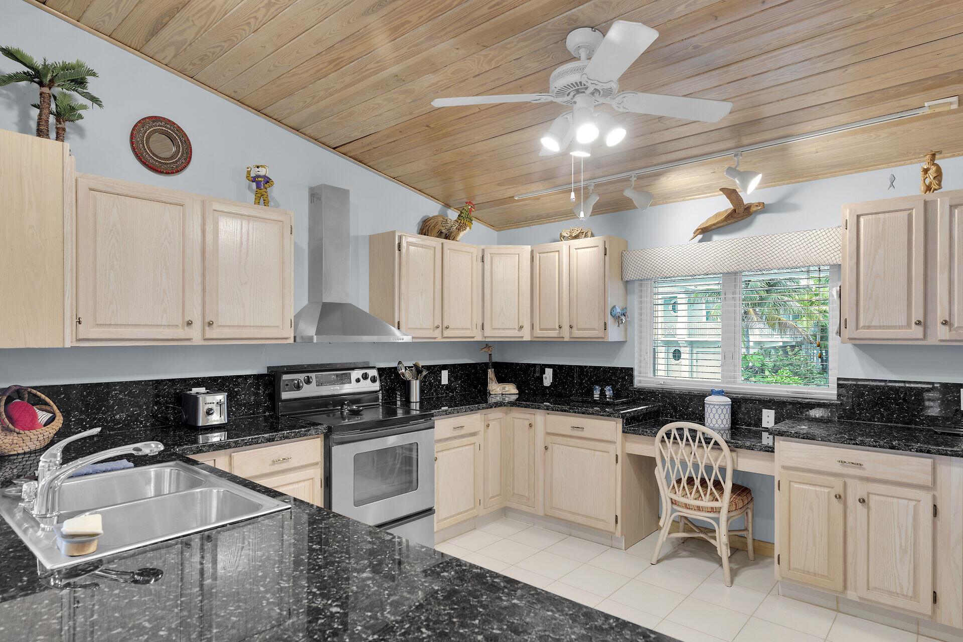 Image 4: 651 9th Street