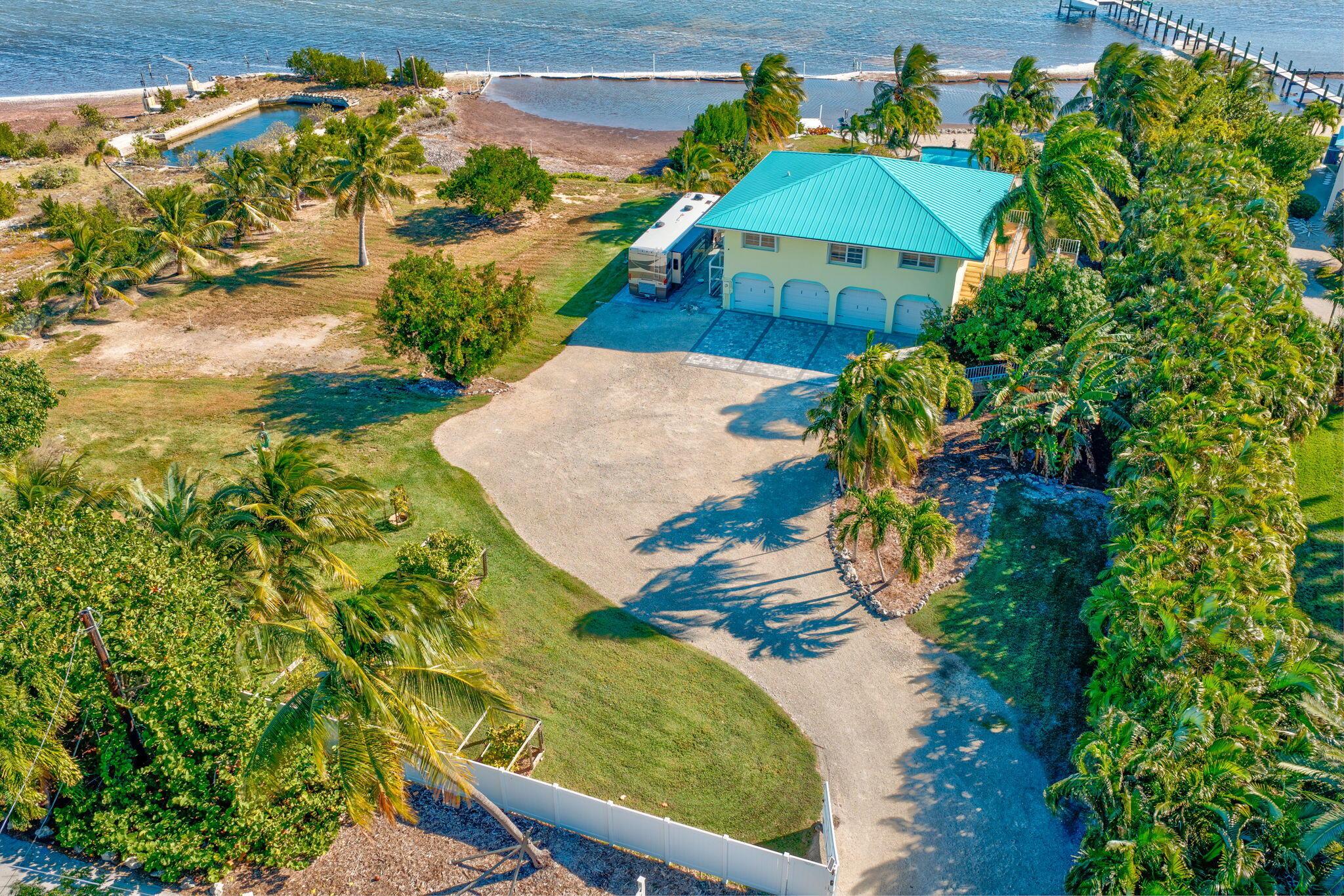 Image 3: 2 Acre Open Water Estate