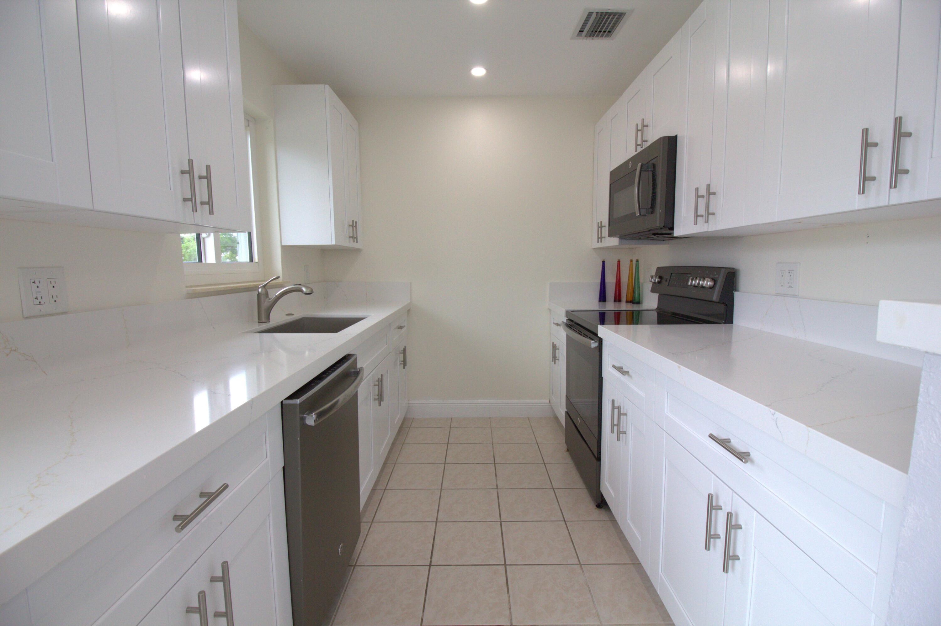 Image 3: Kitchen 1