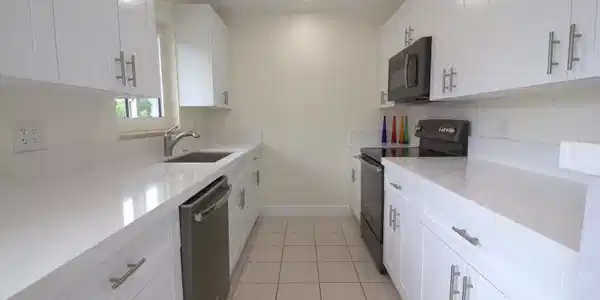 Image 3: Kitchen 1