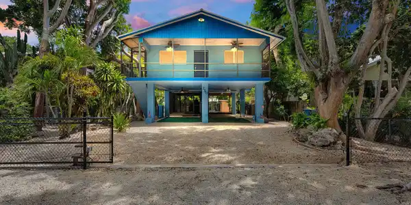 Image 2: virtual-tour-365782-mls-high-res-image-1