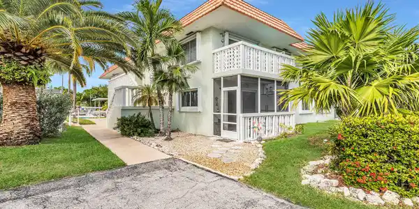 15 Sombrero Boulevard