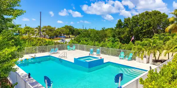 Image 2: 33-web-or-mls-1632 Bogie Dr - 031