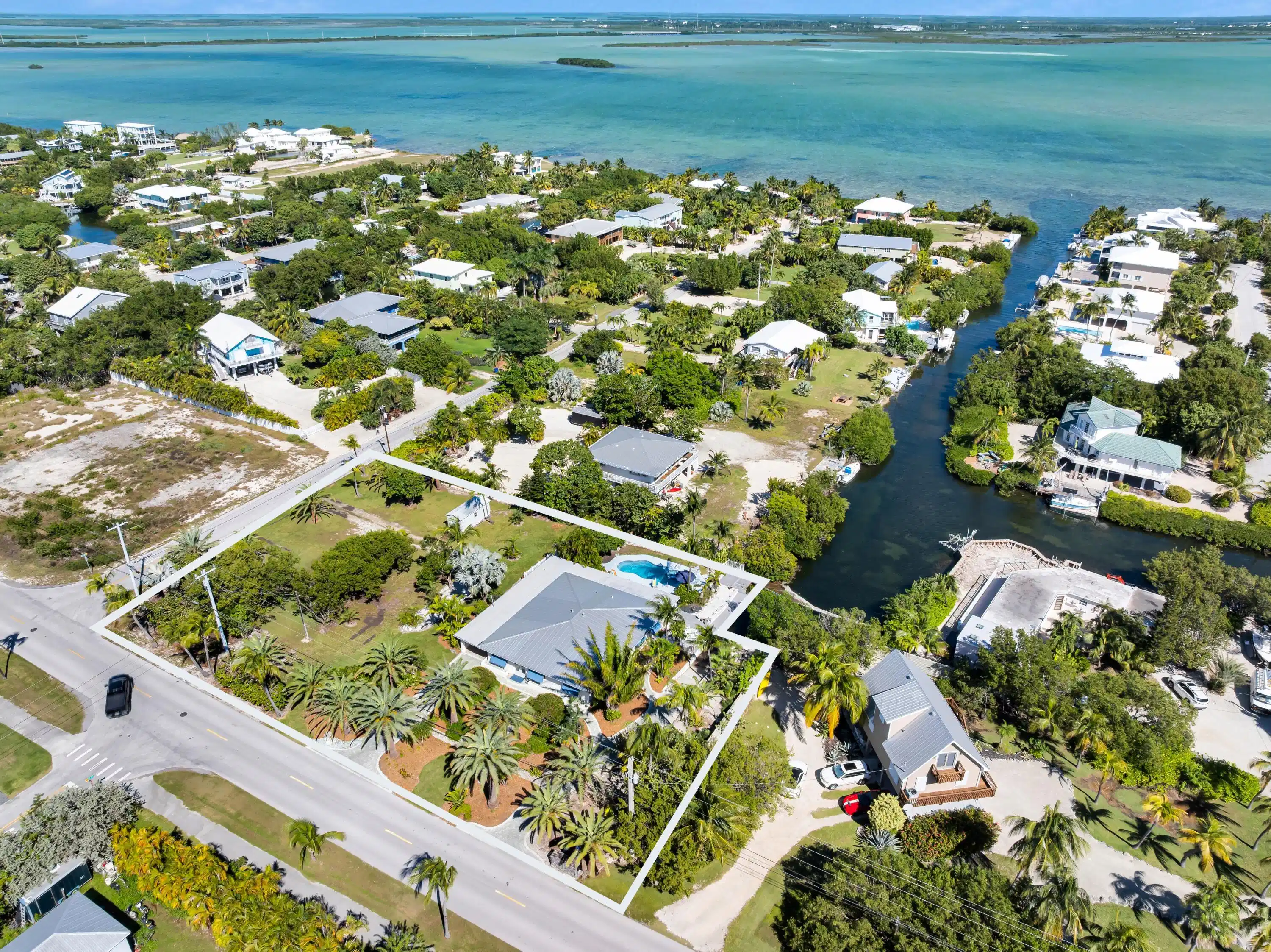 Image 1: Expansive canal lot