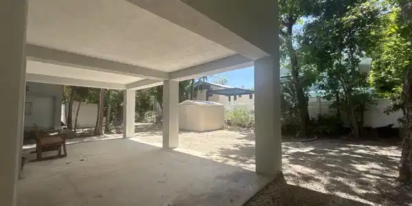 Image 4: Concrete Block!