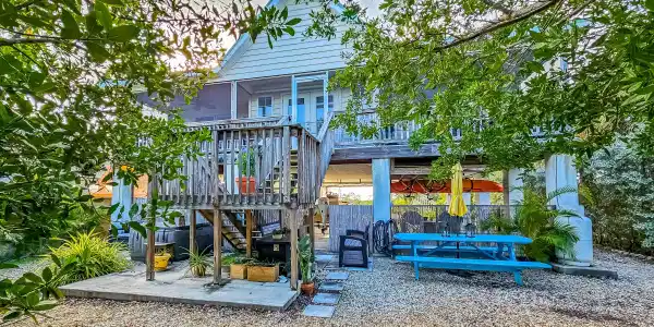 853 Indies Road