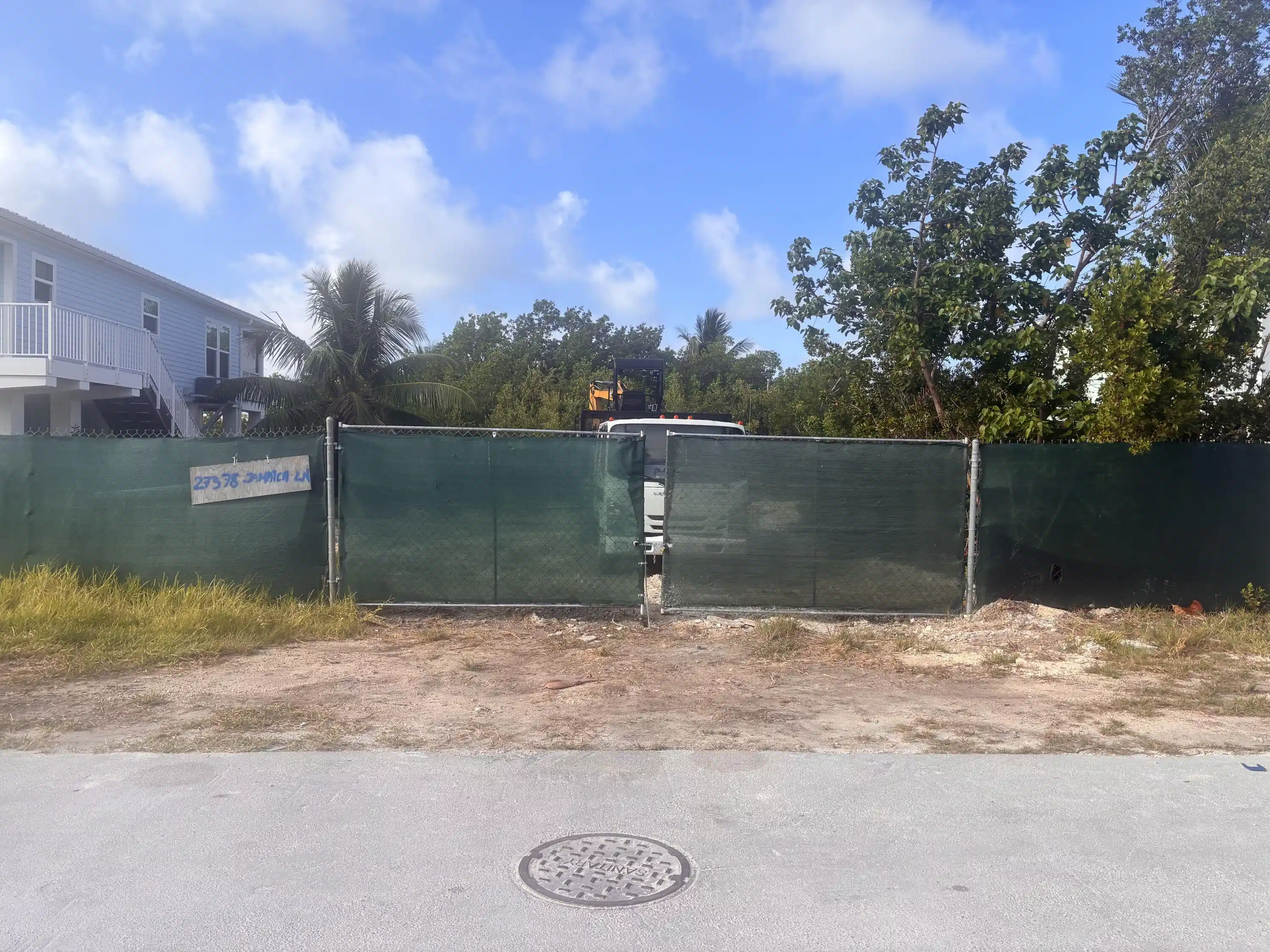 Image 1: Lot with active permit