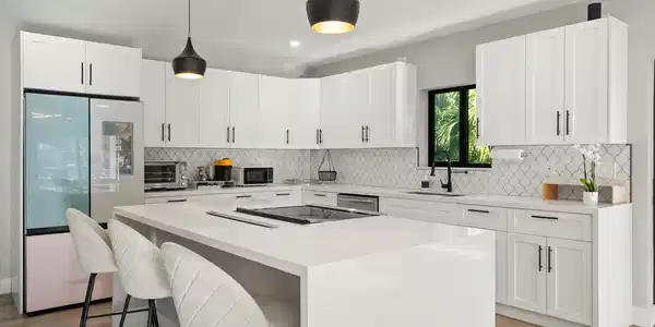 Image 2: Kitchen