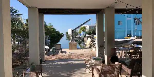 Image 3: view 1