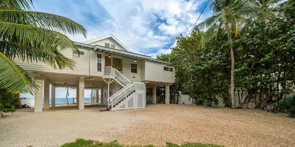 Image 4: 236 Tarpon St