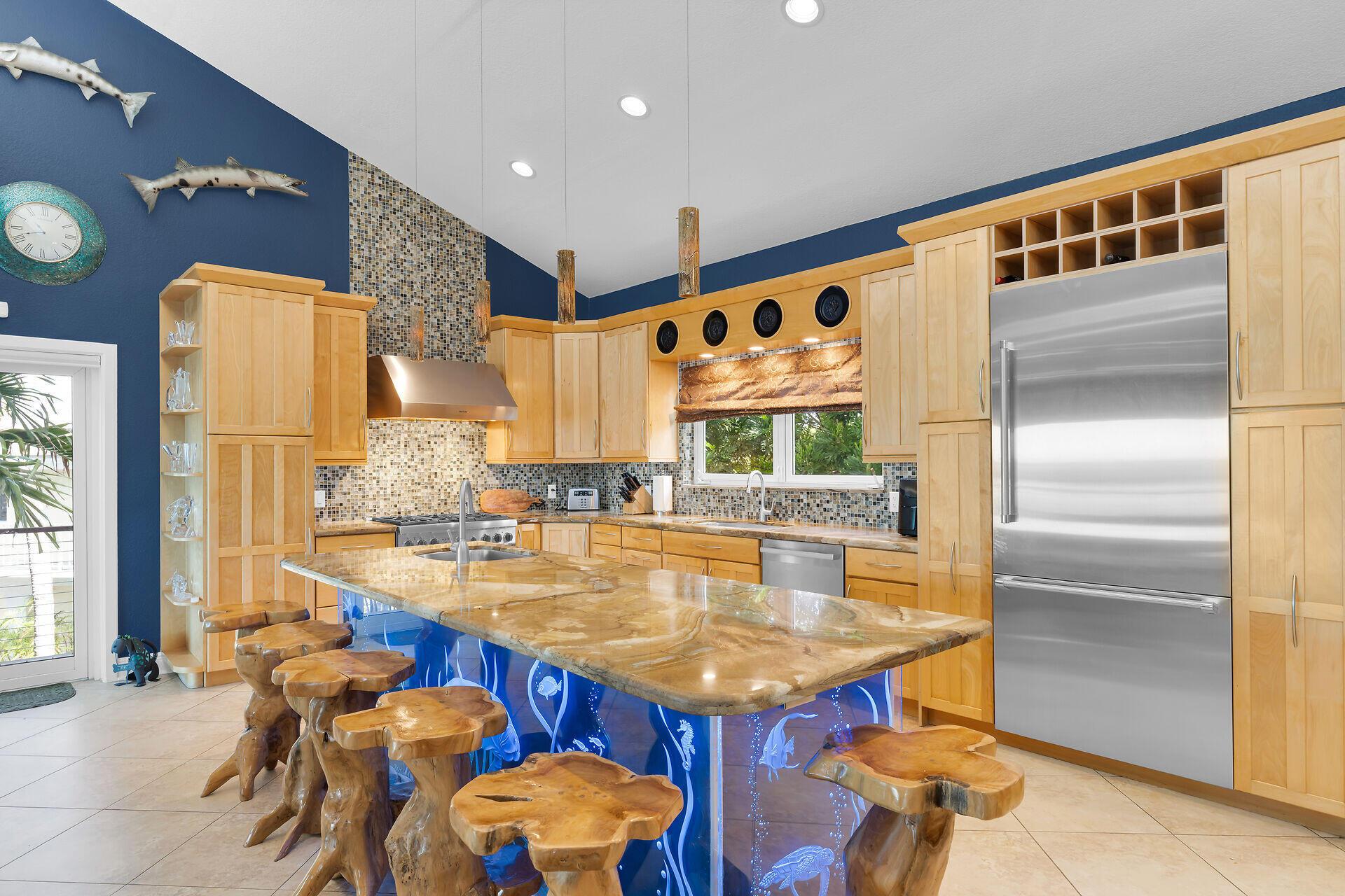 Image 2: Kitchen