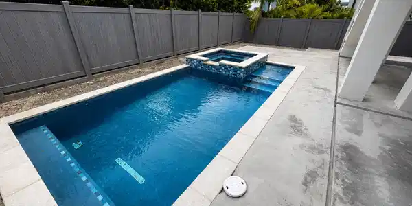 Image 4: Pool