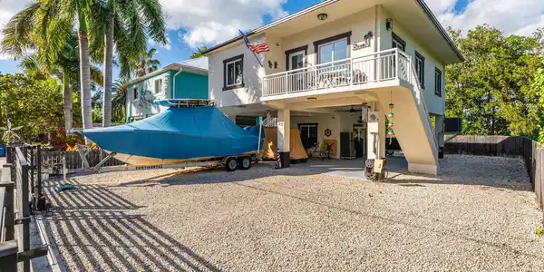 22 Tarpon Avenue