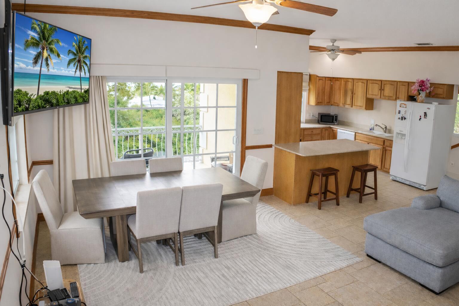 Image 4: Upstairs living room new furniture