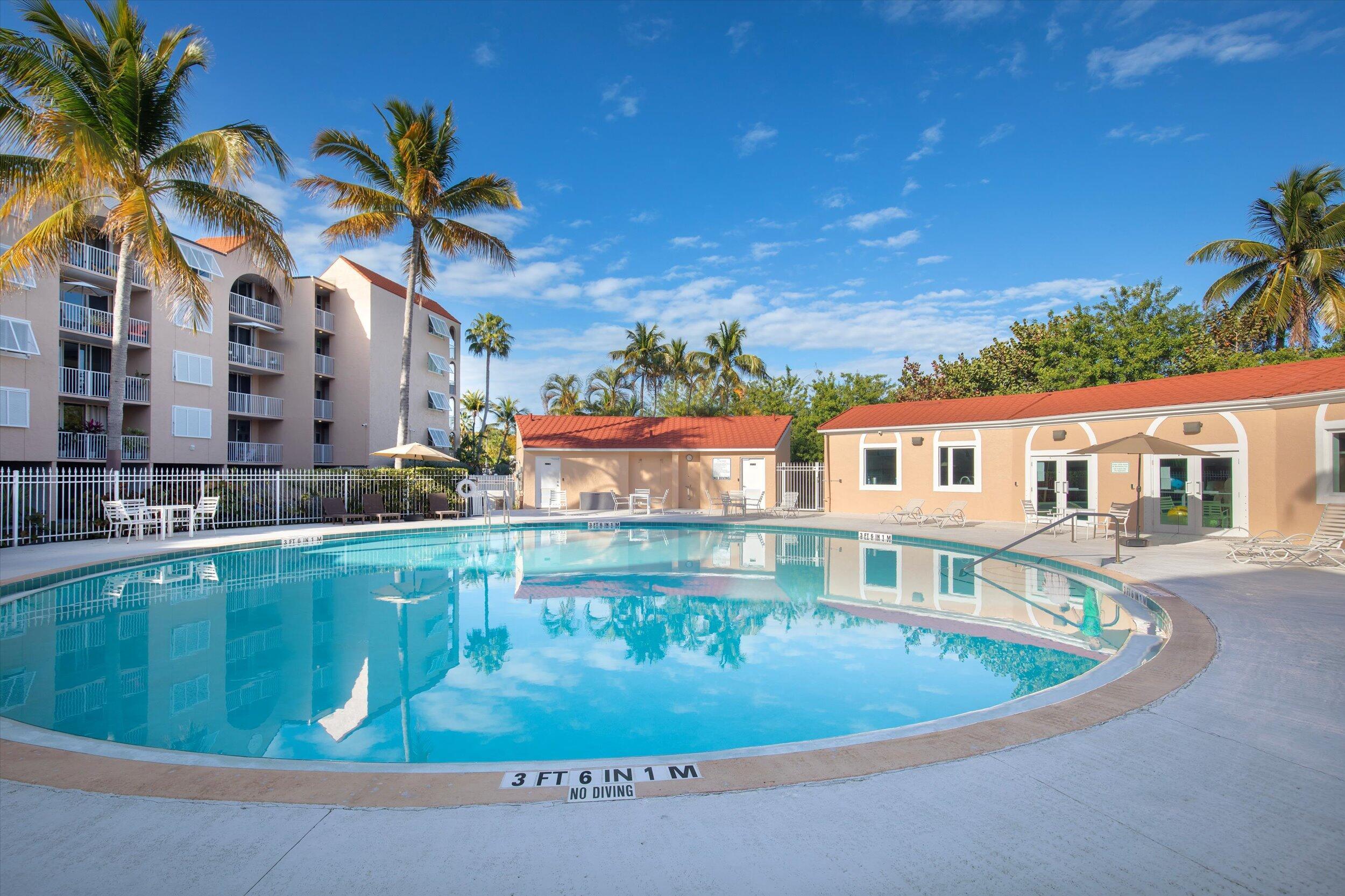 Image 2: Las Salinas community swimming pool