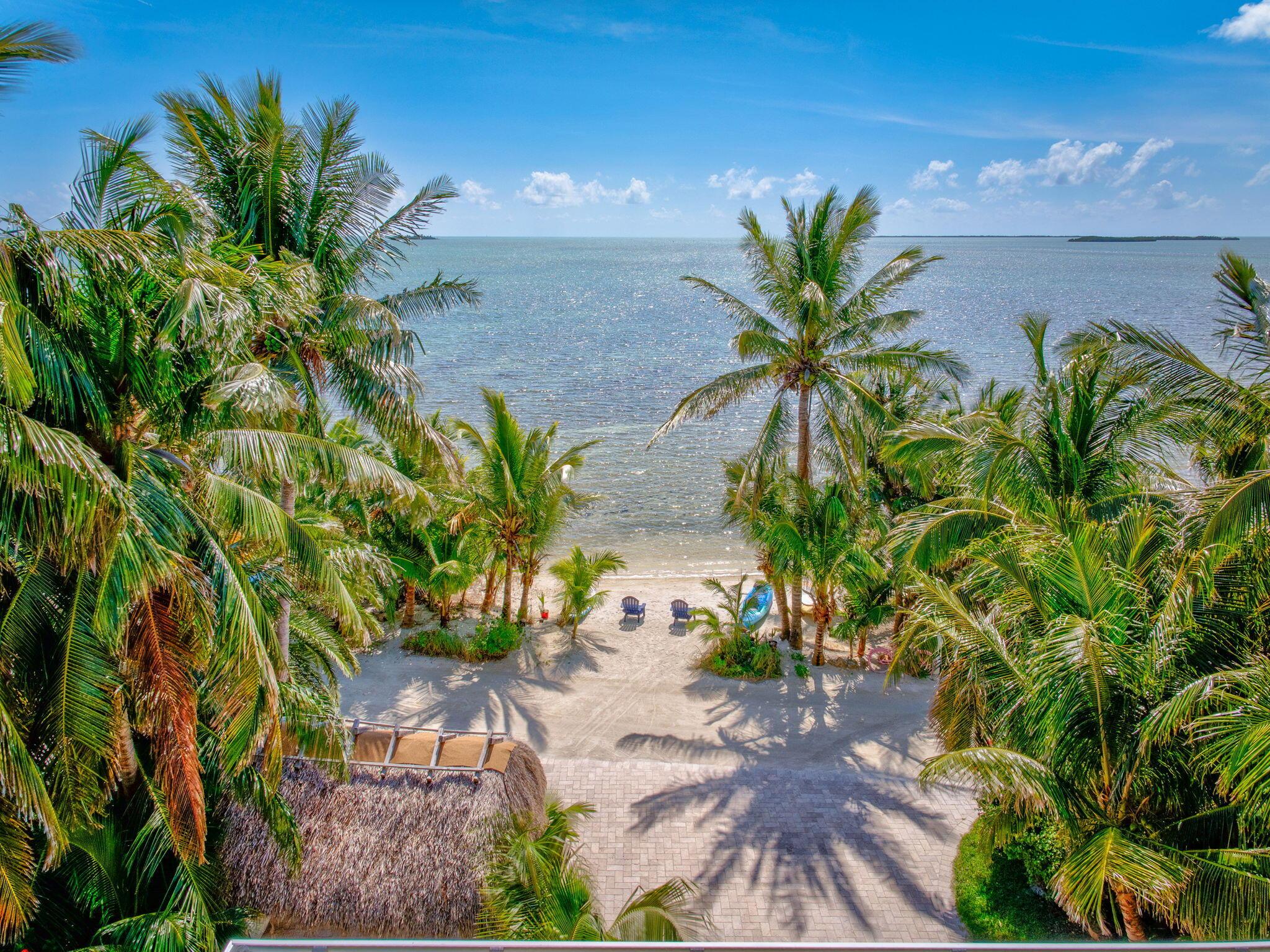 Image 2: 23941 Henry St