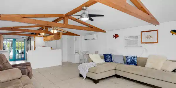 Image 3: living area
