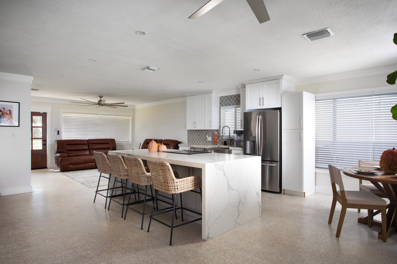 Image 4: kitchen 2
