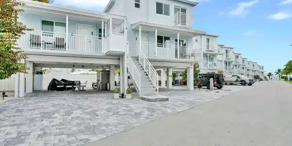 10877 Overseas Highway