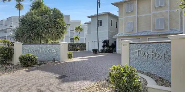 821 W Ocean Drive