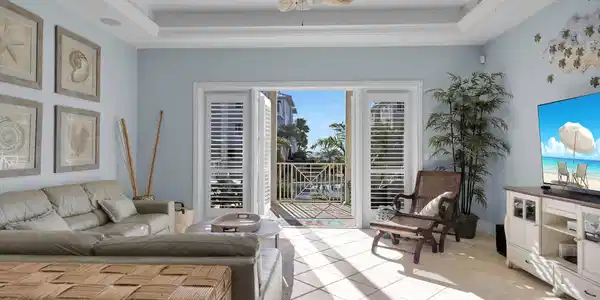Image 4: Open Living Area