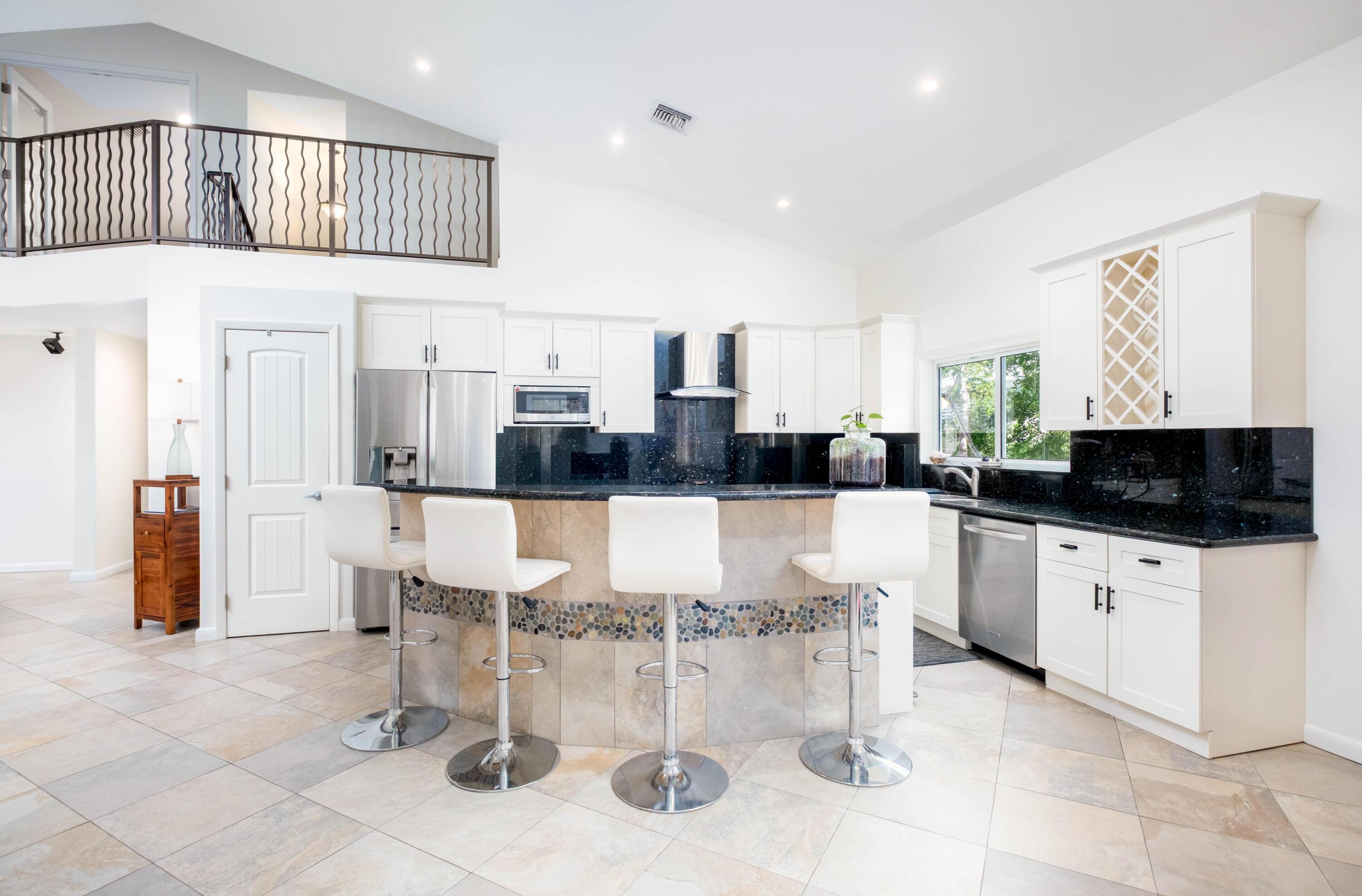 Image 3: Kitchen