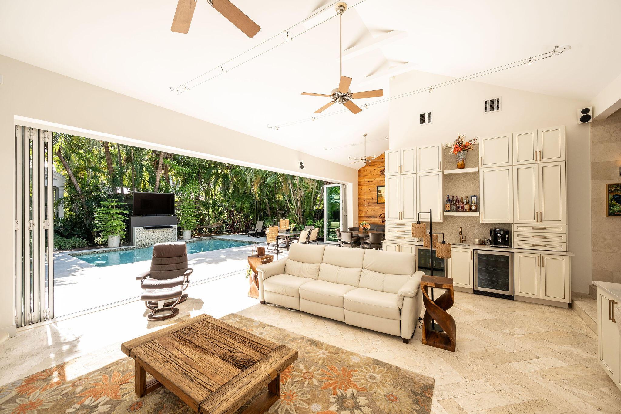 Image 2: 1008 Fleming Street