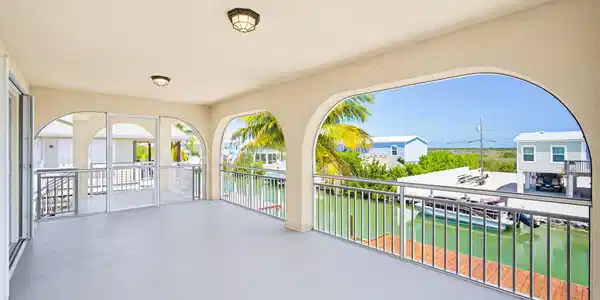 Image 4: Screened Porch