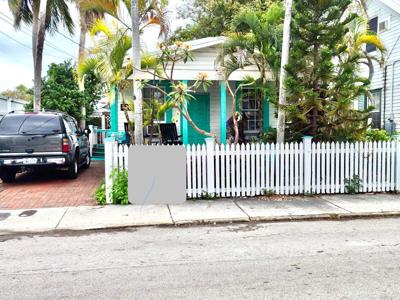 821 Windsor Lane