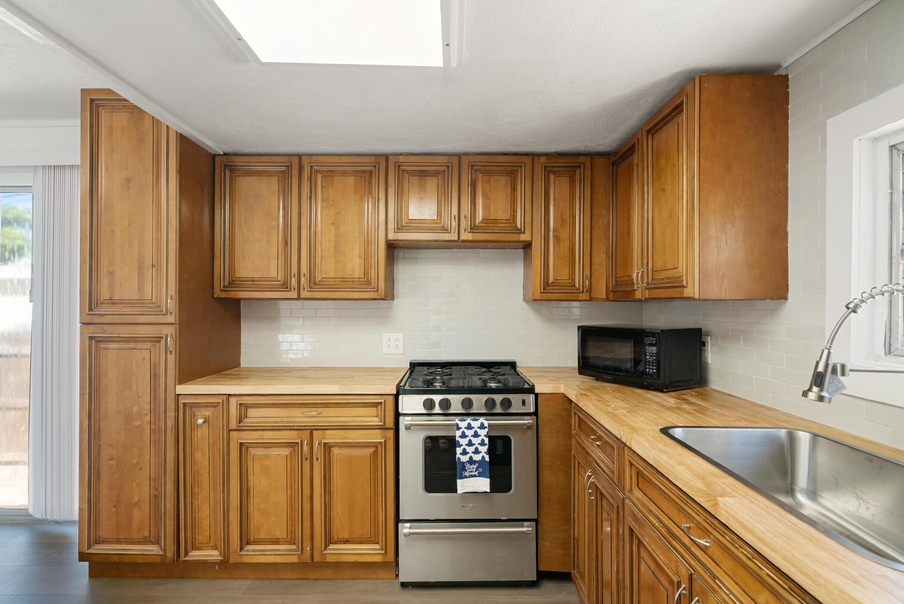 Image 4: New Kitchen