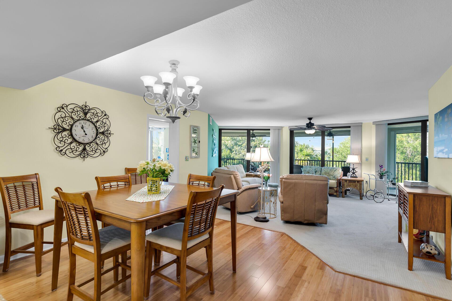 Image 3: Dining
