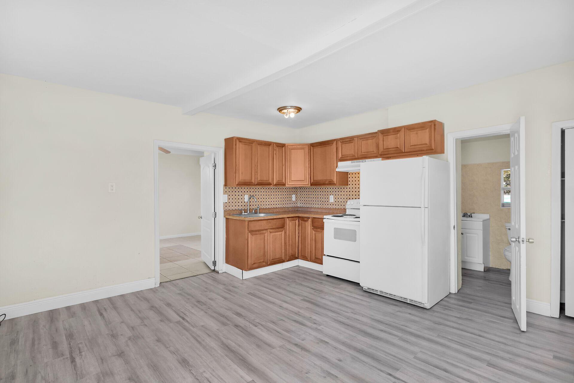 Image 3: virtual-tour-361772-04