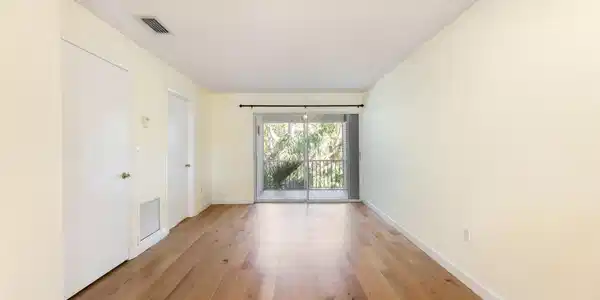 Image 3: Large living space (screened in porch)