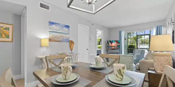 Image 4: Dining Area