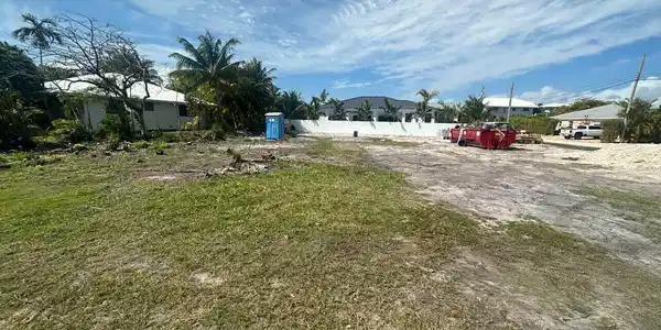 123 N Bahama Drive