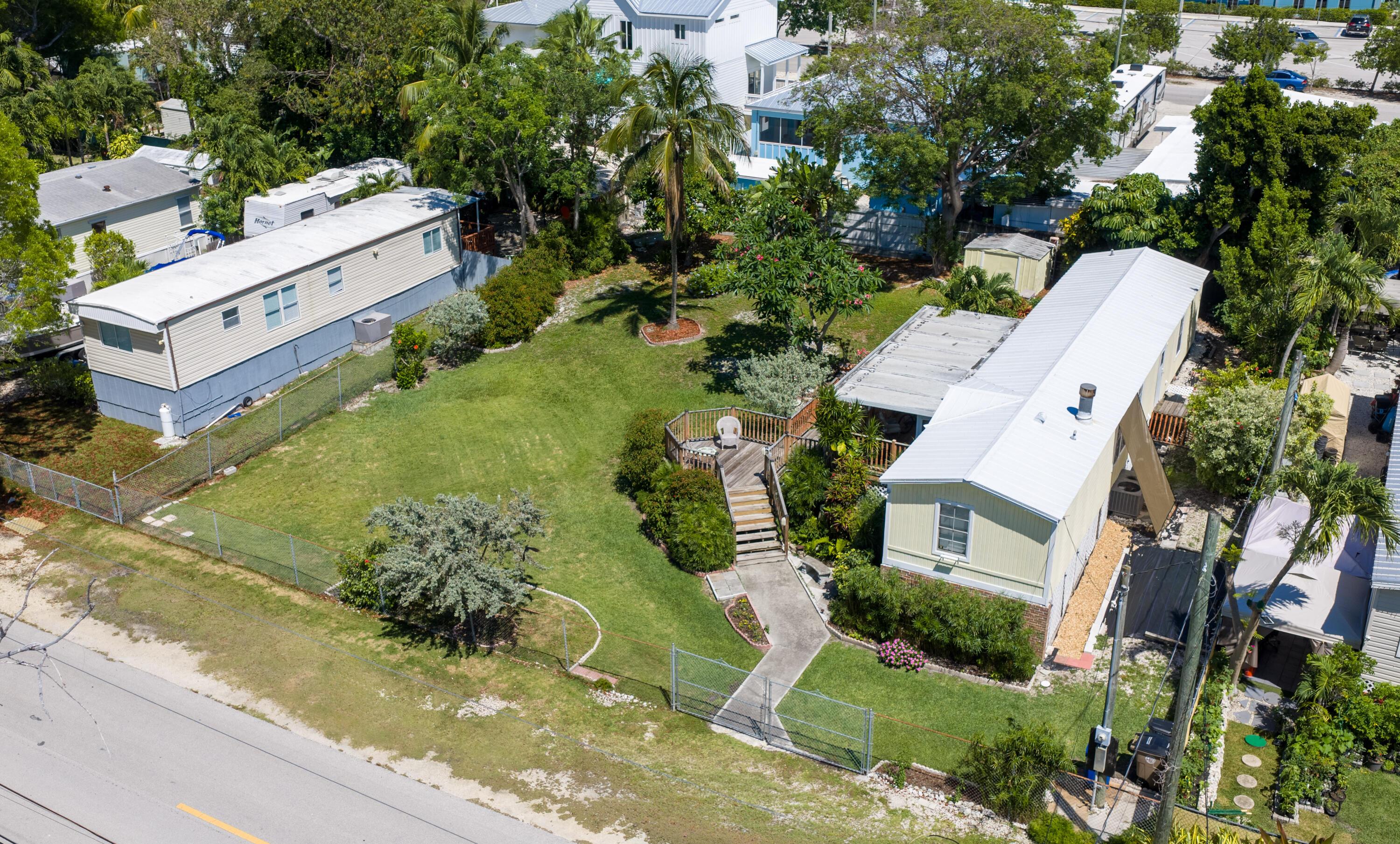 Image 2: 917 Plantation Rd