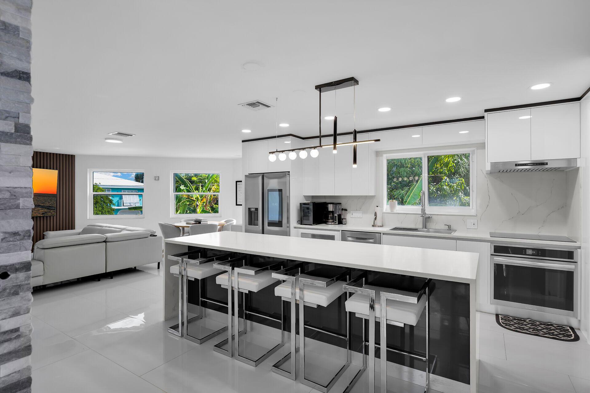 Image 3: Kitchen