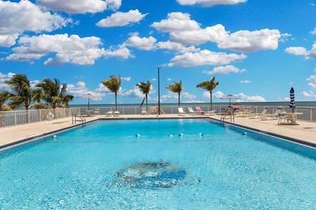 10877 Overseas Highway
