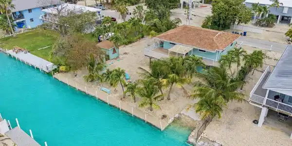 Image 2: extra large property
