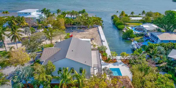 Image 2: 53-web-or-mls-17210 Anglefish Ln - High