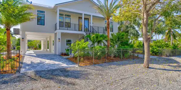 Image 3: 34-web-or-mls-17210 Anglefish Ln - High