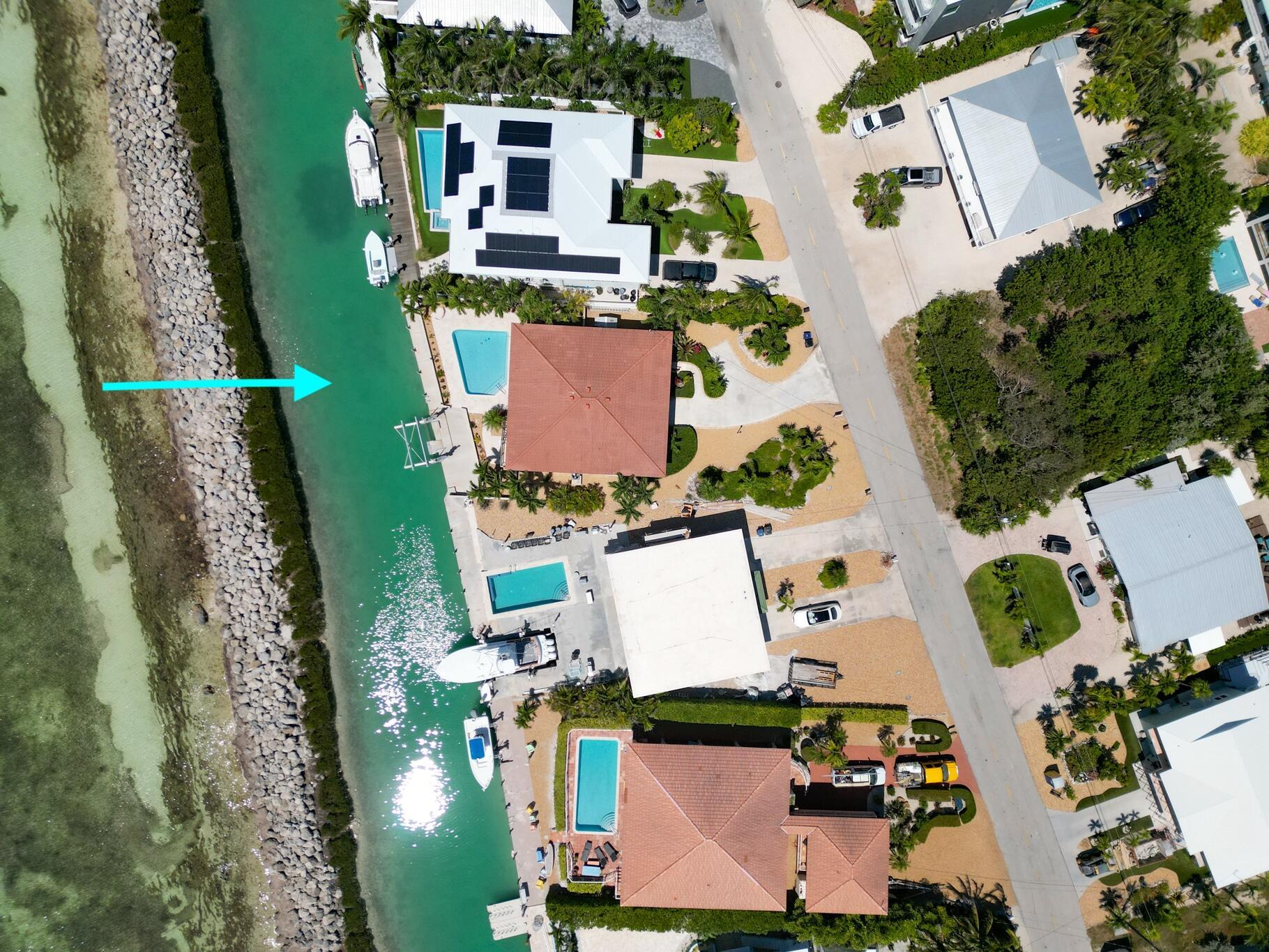 Image 4: 250-W-Seaview-Circle-aerial-b