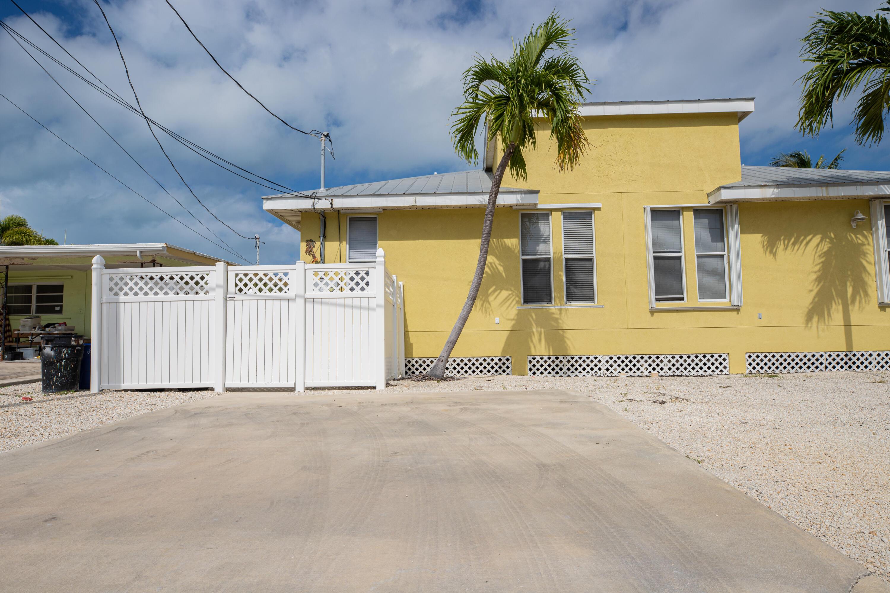 Image 2: Front parking