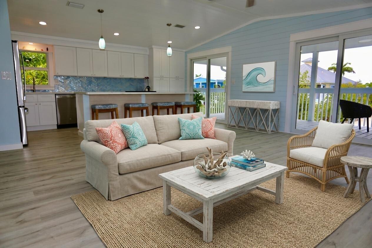 Image 2: 2) 68952-69ce5b2a5b4c4