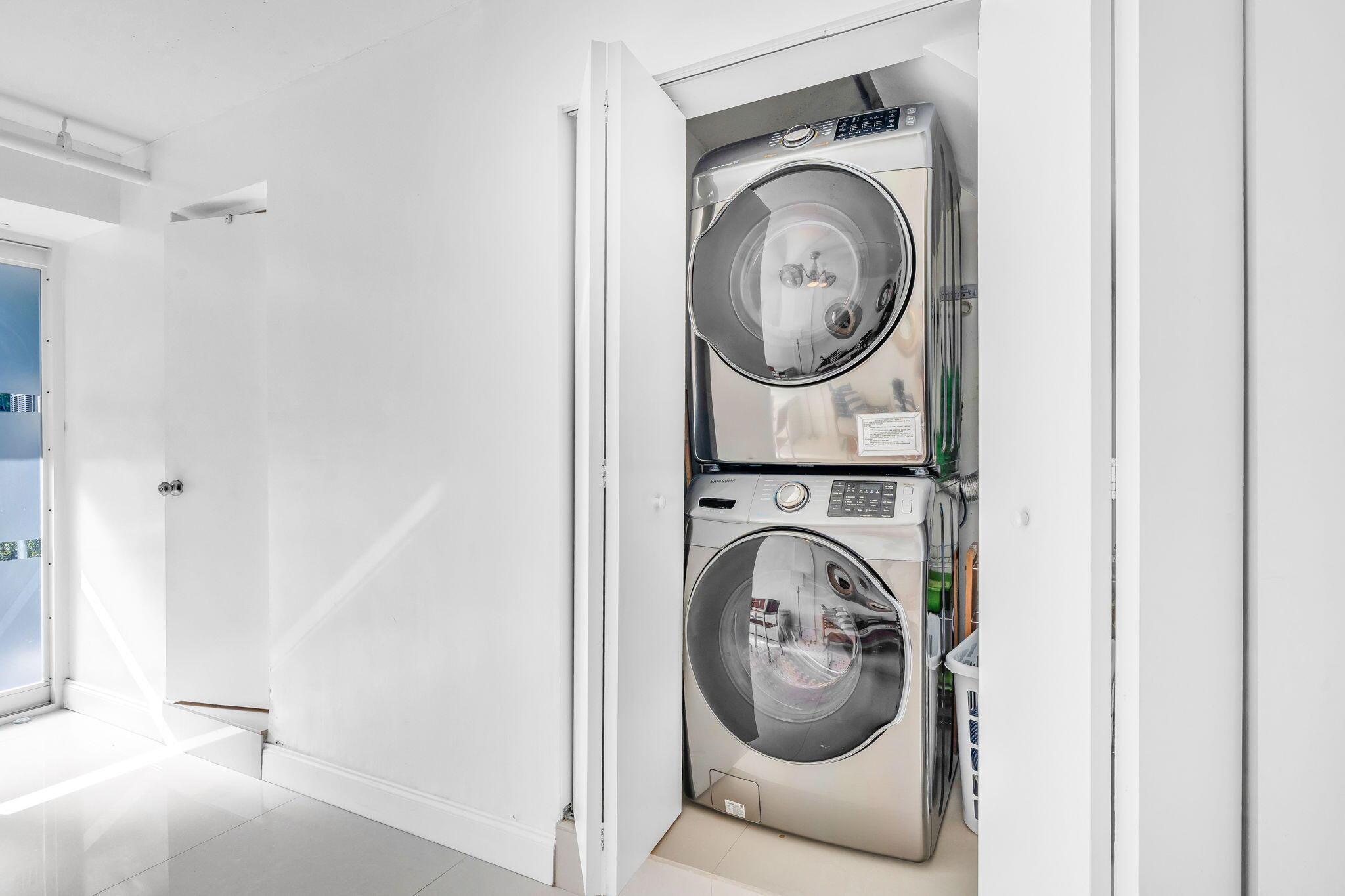 Image 4: Convenient In-Unit Laundry