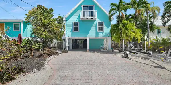 Image 2: 845 Pirates Road