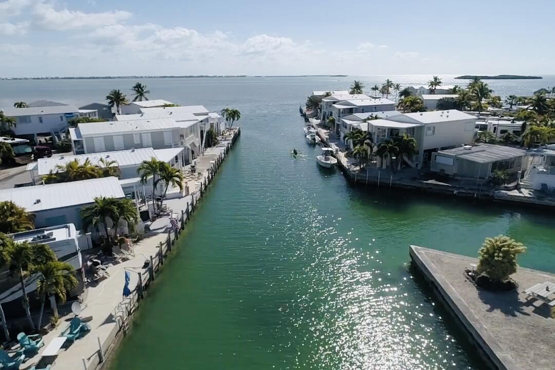 Image 4: Beautiful canal quick out to sea